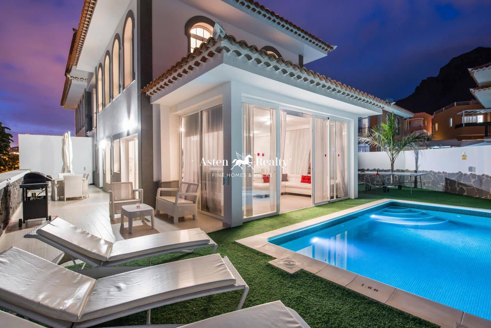 4 soverom Villa til salgs i Torviscas med svømmebasseng garasje - € 1 550 000 (Ref: 8640189)