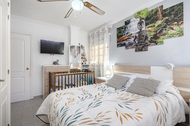 2 slaapkamer Flat te koop in Playa San Juan, Guía de Isora met garage - € 275.000 (Ref: 8647159)