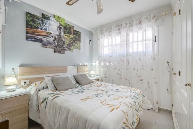 2 slaapkamer Flat te koop in Playa San Juan, Guía de Isora met garage - € 275.000 (Ref: 8647159)