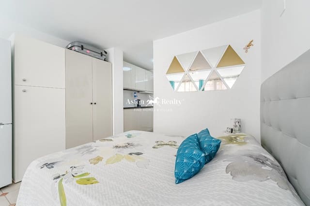 Appartement à vendre à Playa de las Américas, Adeje avec piscine garage - 218 000 € (Ref: 8651290)