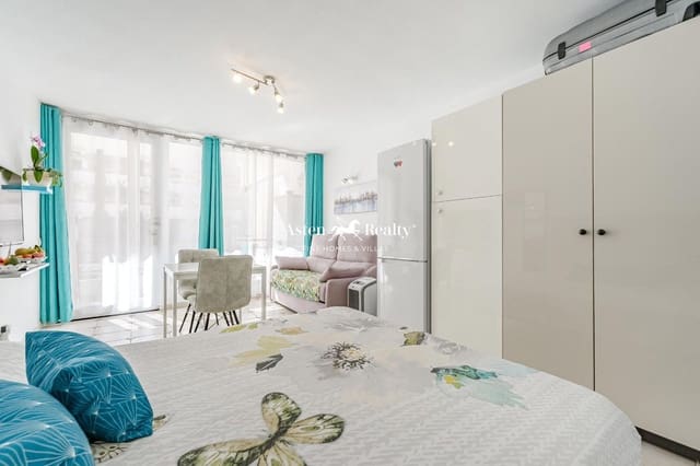 Appartement à vendre à Playa de las Américas, Adeje avec piscine garage - 218 000 € (Ref: 8651290)