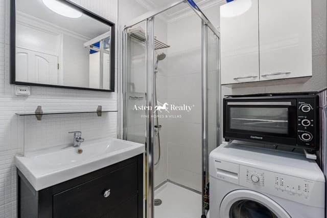 Appartement à vendre à Playa de las Américas, Adeje avec piscine garage - 218 000 € (Ref: 8651290)