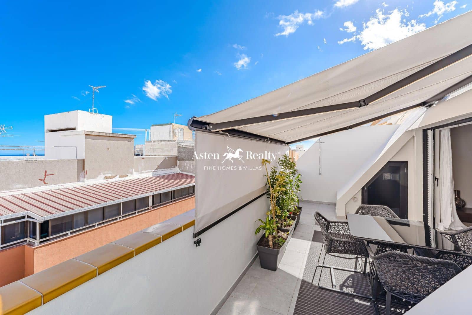 1 soveværelse Penthouse til salg i Santa Cruz de Tenerife med garage - € 595.000 (Ref: 8653316)