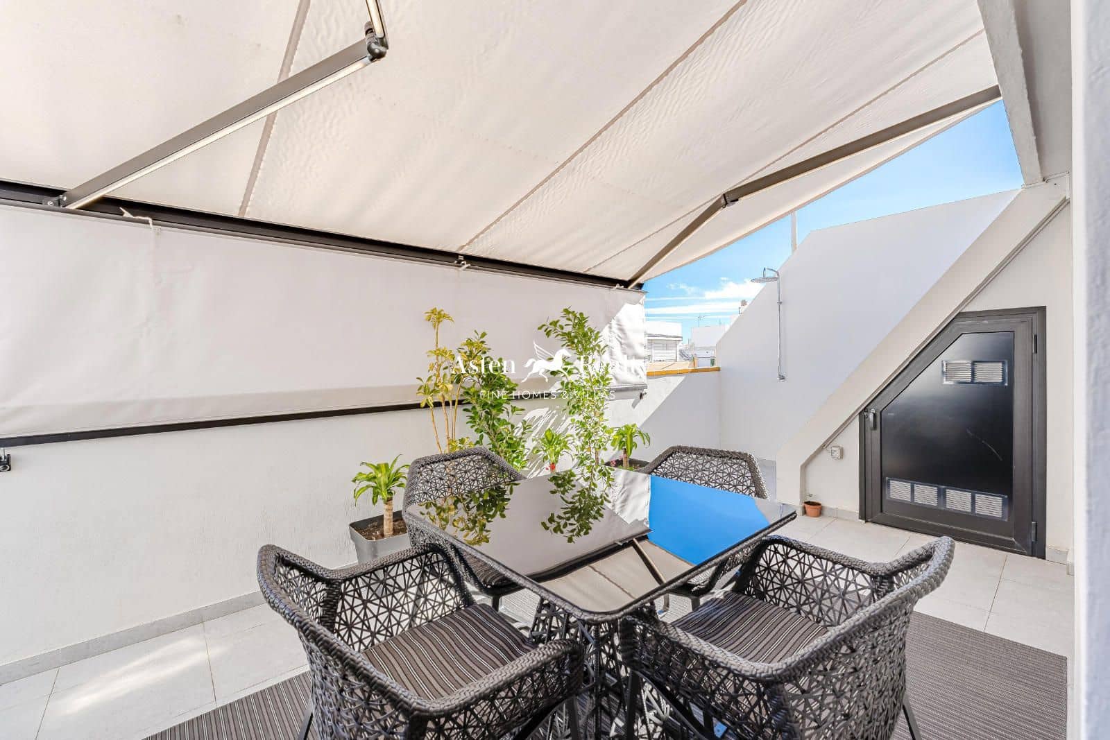 1 soveværelse Penthouse til salg i Santa Cruz de Tenerife med garage - € 595.000 (Ref: 8653316)