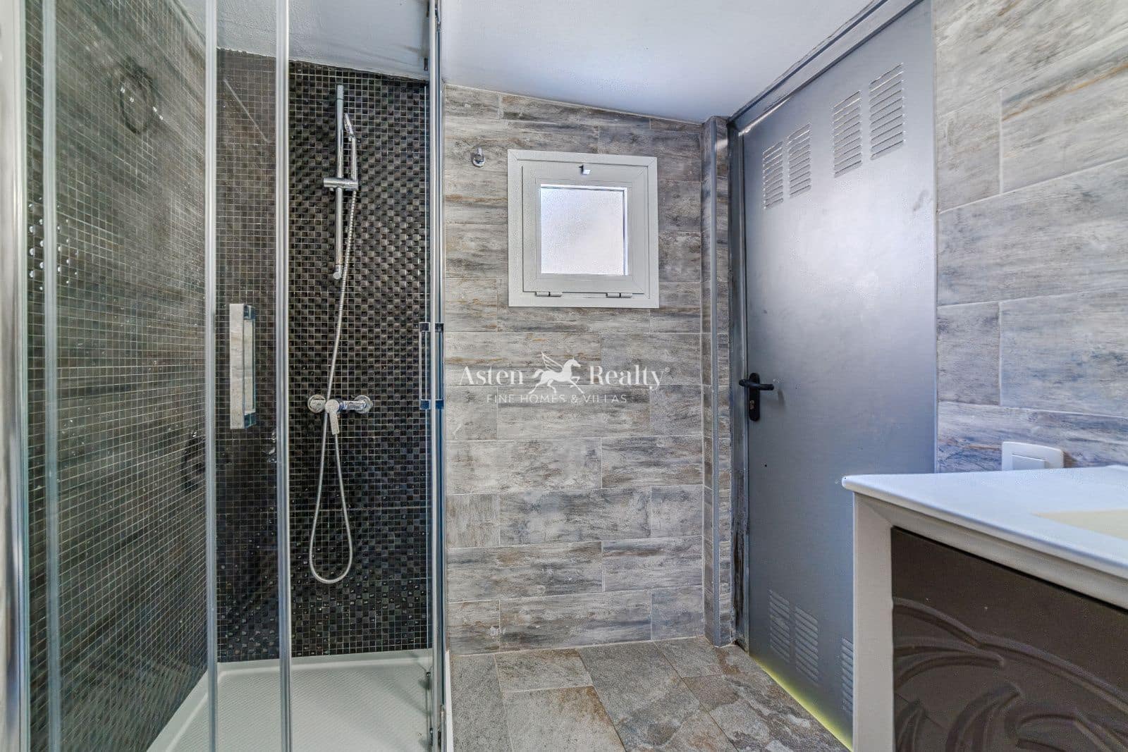 3 quarto Casa em Banda para venda em Torviscas com piscina garagem - 1 140 000 € (Ref: 8667026)