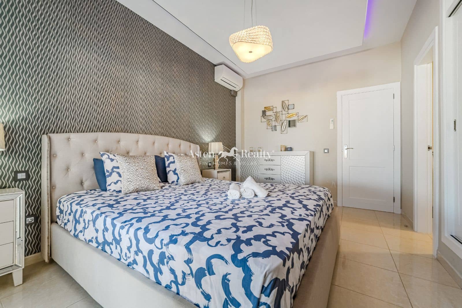 3 quarto Casa em Banda para venda em Torviscas com piscina garagem - 1 140 000 € (Ref: 8667026)