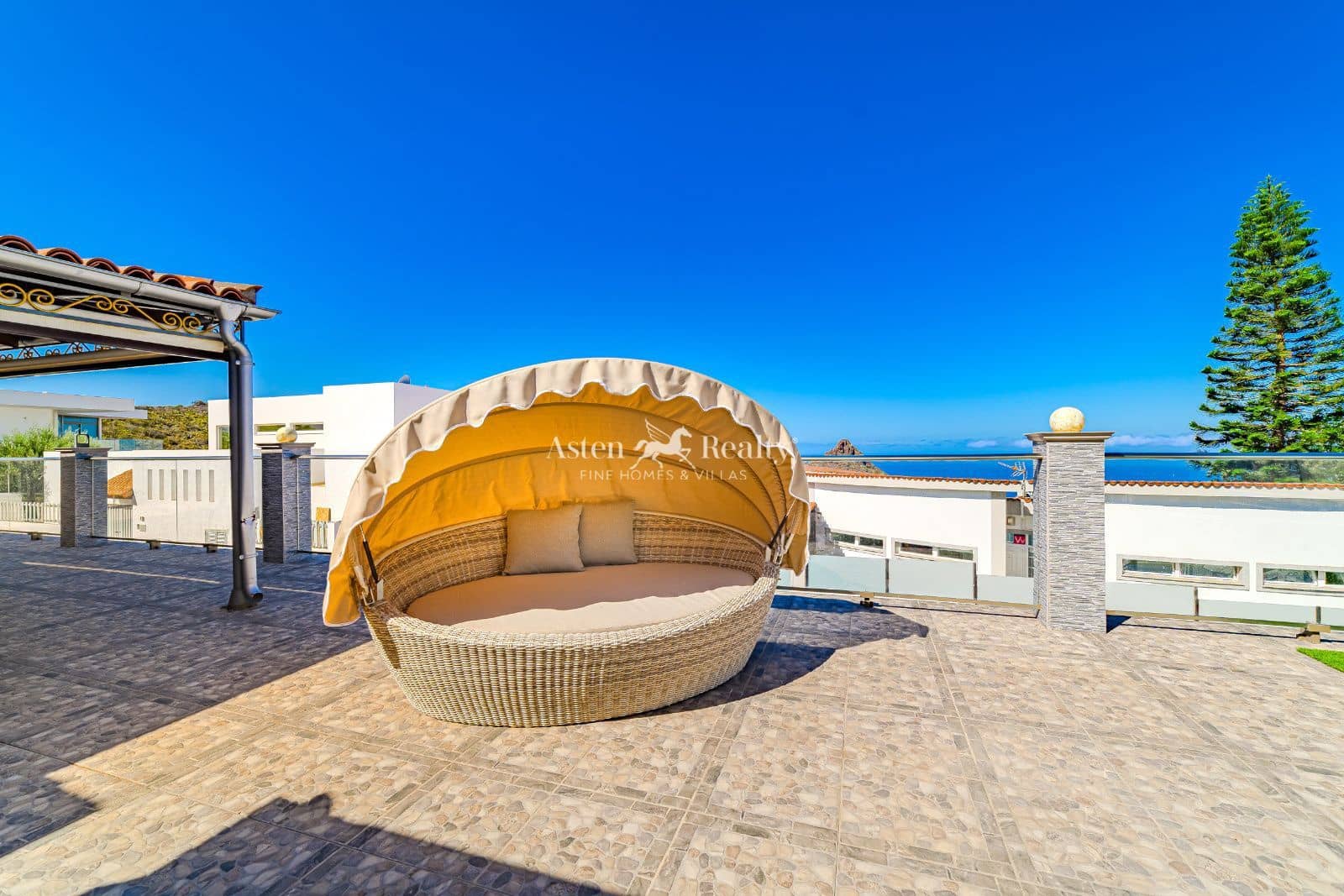 3 quarto Casa em Banda para venda em Torviscas com piscina garagem - 1 140 000 € (Ref: 8667026)