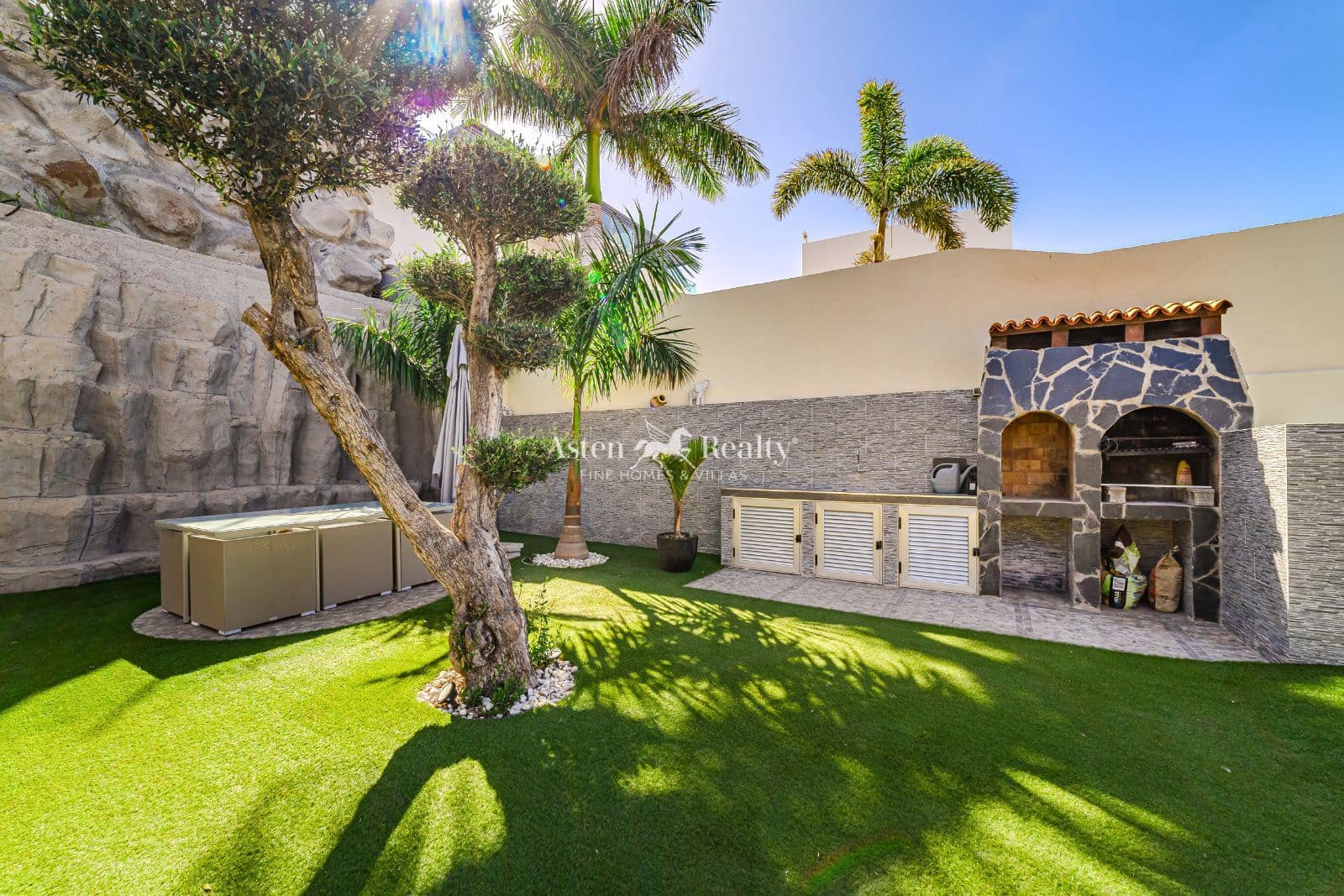 3 quarto Casa em Banda para venda em Torviscas com piscina garagem - 1 140 000 € (Ref: 8667026)