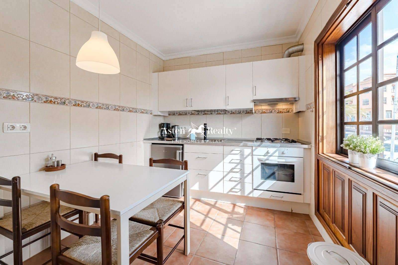 5 soveværelse Villa til salg i Playa San Juan - € 1.200.000 (Ref: 8674866)