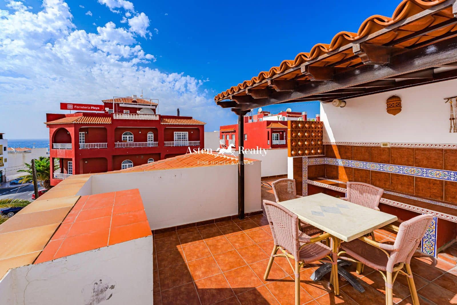 5 soveværelse Villa til salg i Playa San Juan - € 1.200.000 (Ref: 8674866)