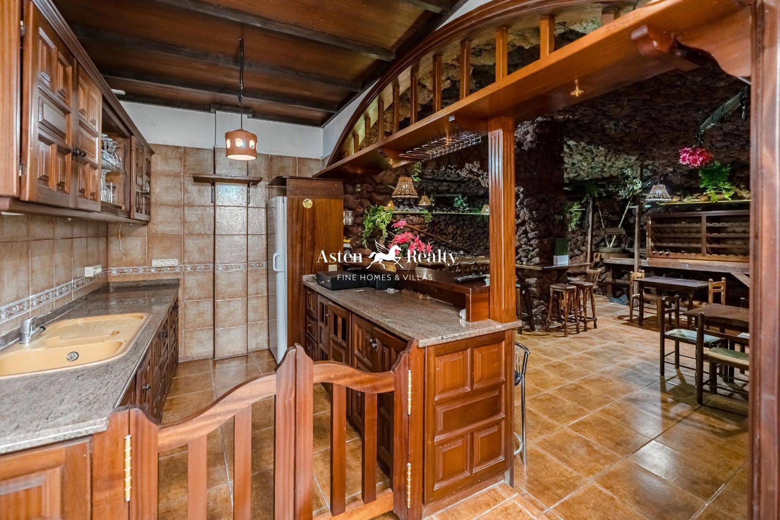 5 soveværelse Villa til salg i Playa San Juan - € 1.200.000 (Ref: 8674866)