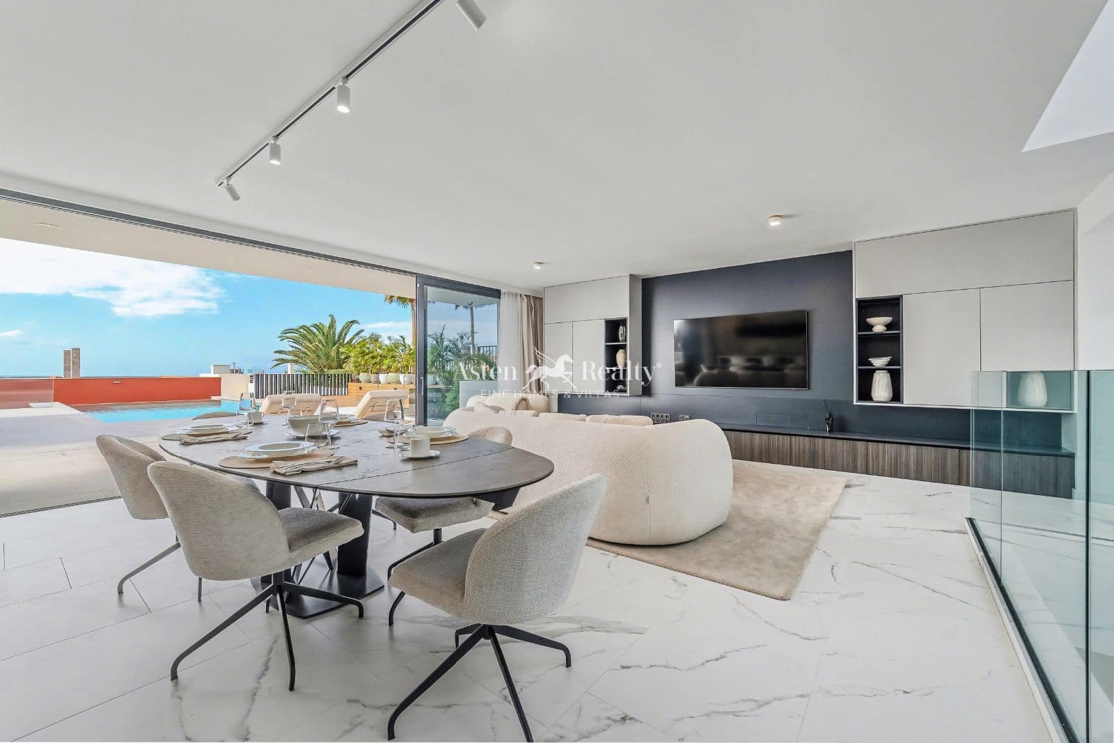 5 soveværelse Byhus til salg i Torviscas med swimmingpool garage - € 3.500.000 (Ref: 8678745)