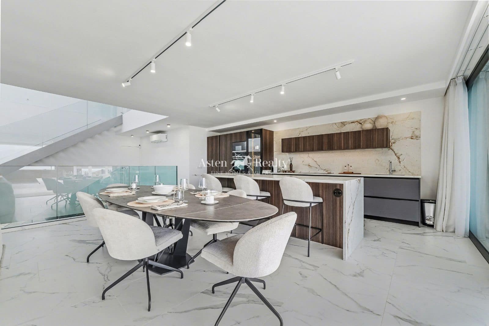 5 soveværelse Byhus til salg i Torviscas med swimmingpool garage - € 3.500.000 (Ref: 8678745)