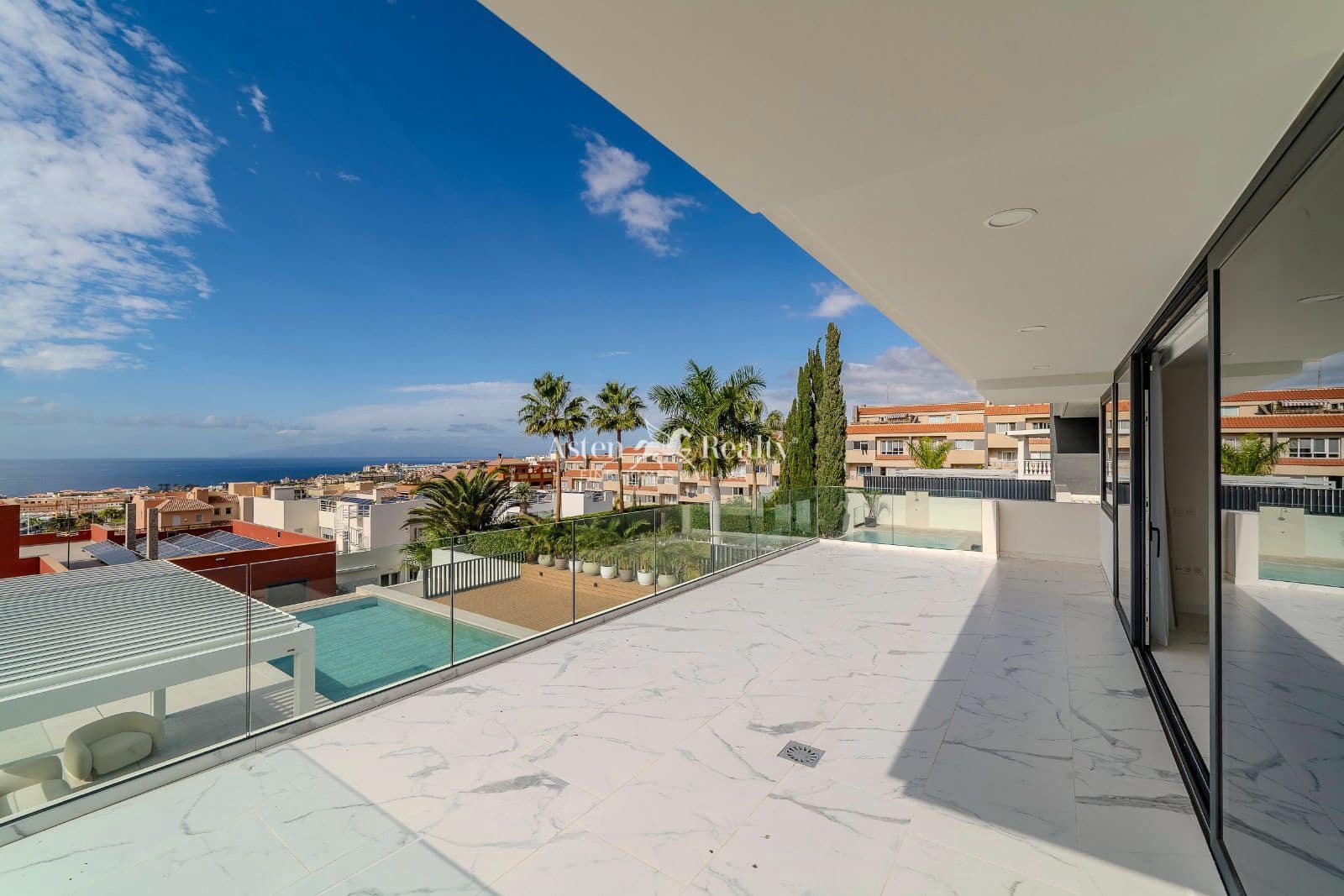 5 soveværelse Byhus til salg i Torviscas med swimmingpool garage - € 3.500.000 (Ref: 8678745)