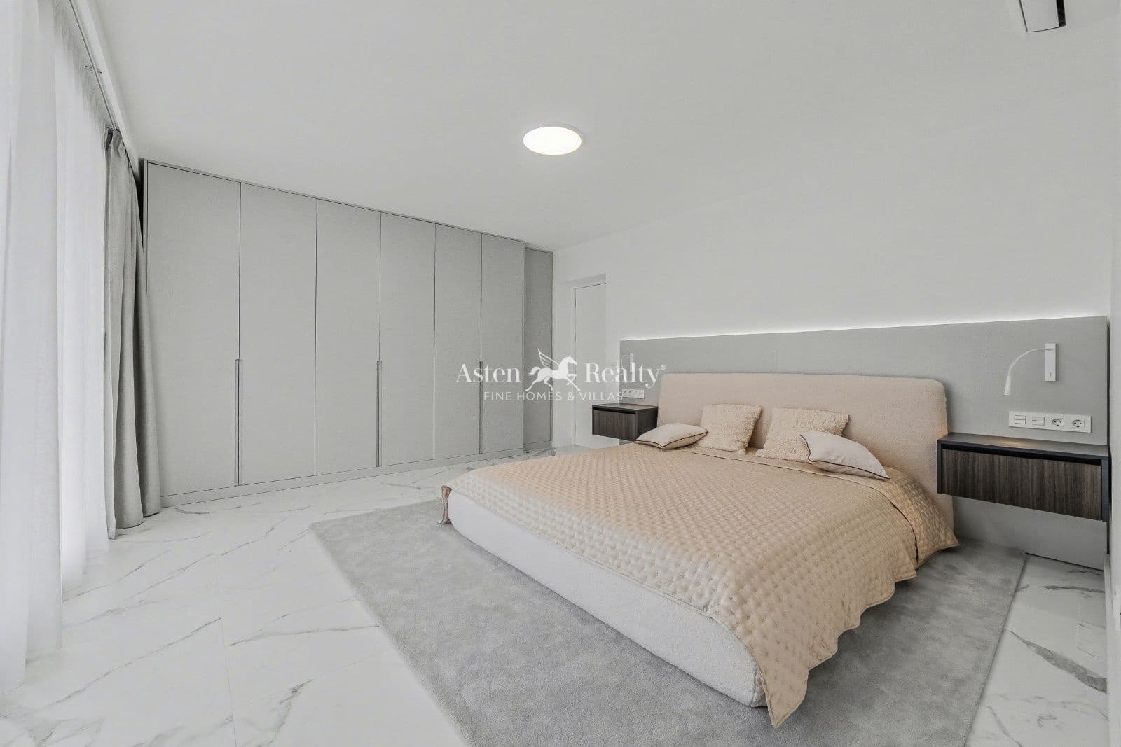 5 soveværelse Byhus til salg i Torviscas med swimmingpool garage - € 3.500.000 (Ref: 8678745)