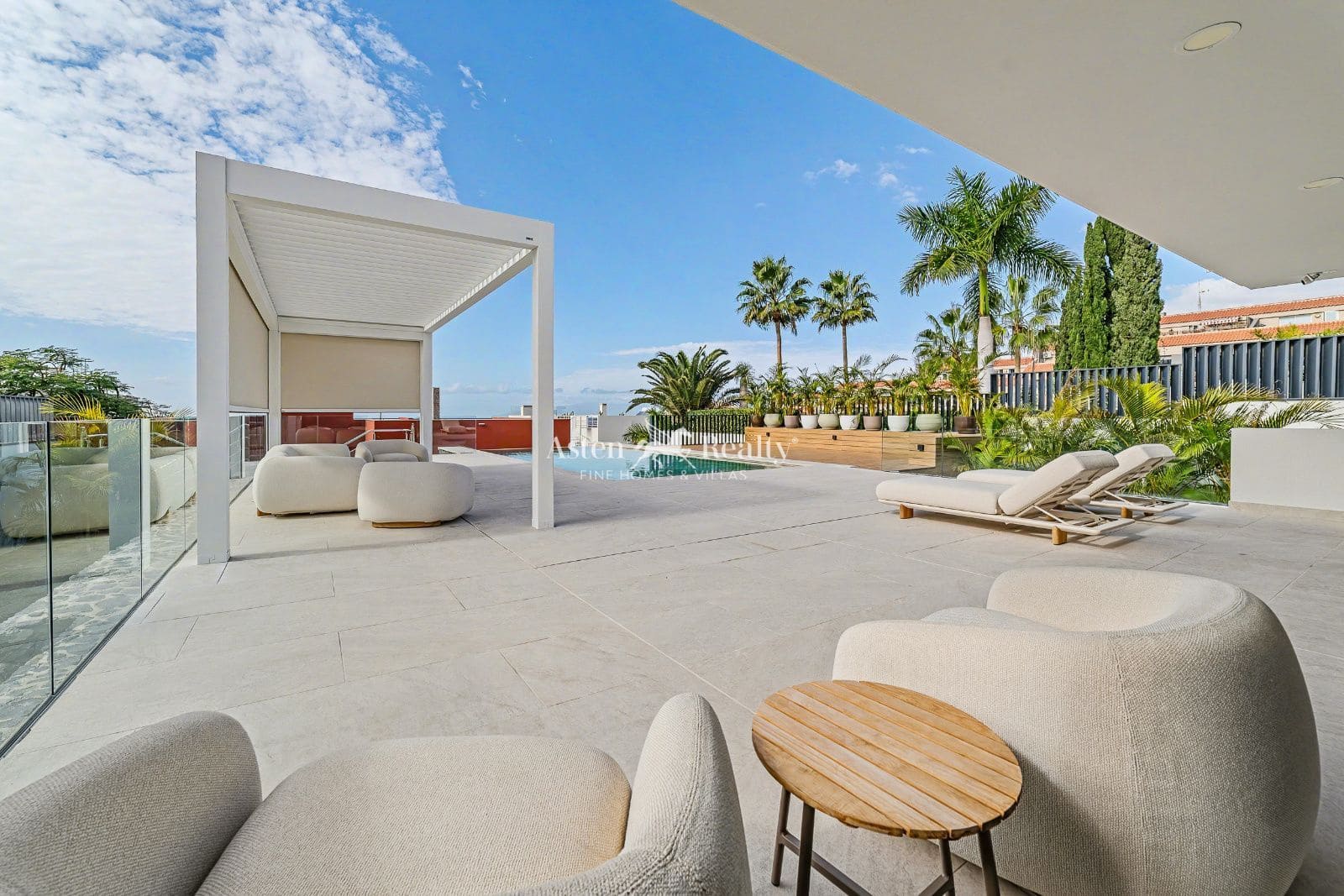 5 soveværelse Byhus til salg i Torviscas med swimmingpool garage - € 3.500.000 (Ref: 8678745)