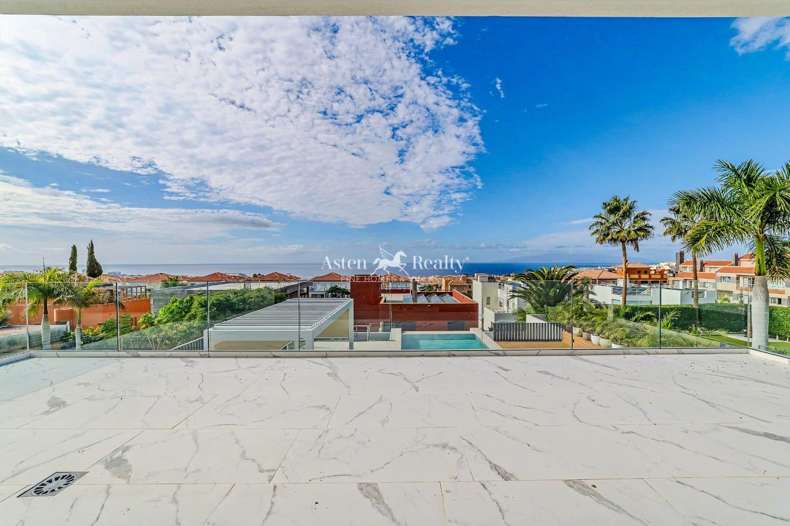 5 soveværelse Byhus til salg i Torviscas med swimmingpool garage - € 3.500.000 (Ref: 8678745)