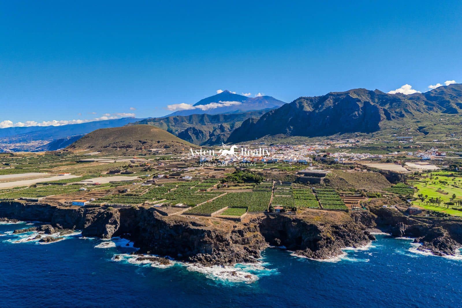 6 soveværelse Byhus til salg i Buenavista del Norte med swimmingpool garage - € 2.990.000 (Ref: 8695809)