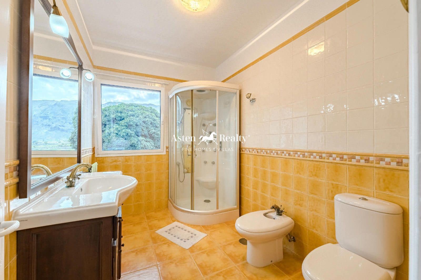 6 soveværelse Byhus til salg i Buenavista del Norte med swimmingpool garage - € 2.990.000 (Ref: 8695809)