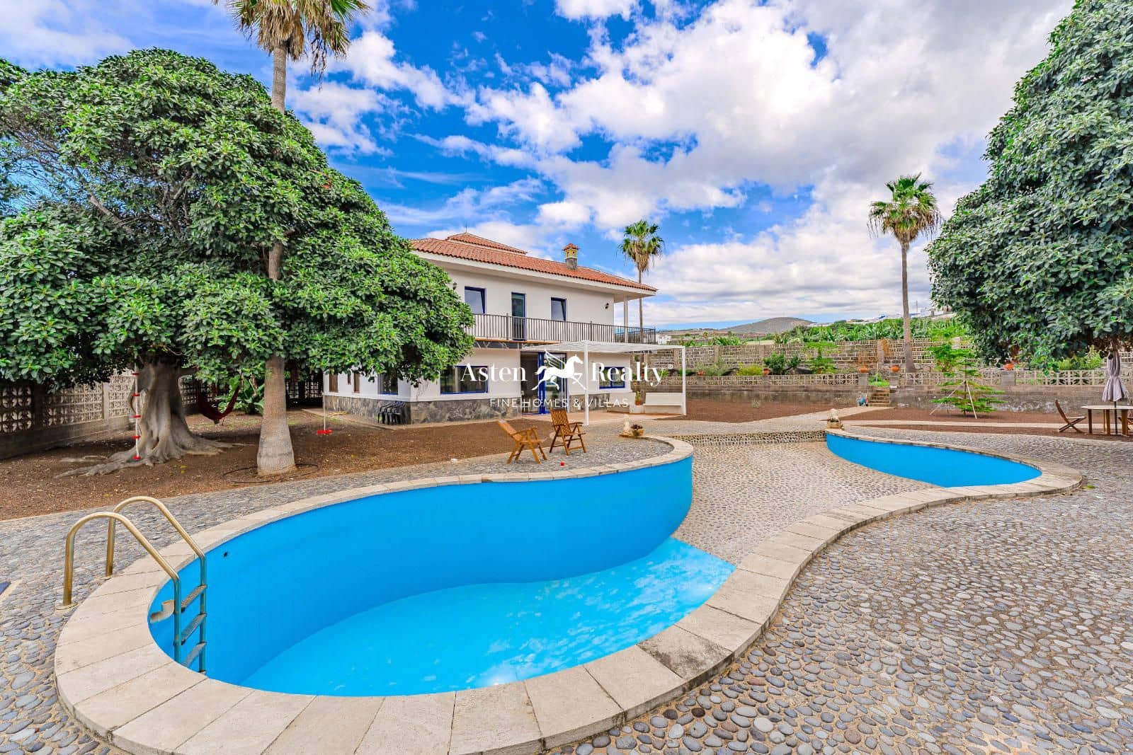 6 soveværelse Byhus til salg i Buenavista del Norte med swimmingpool garage - € 2.990.000 (Ref: 8695809)