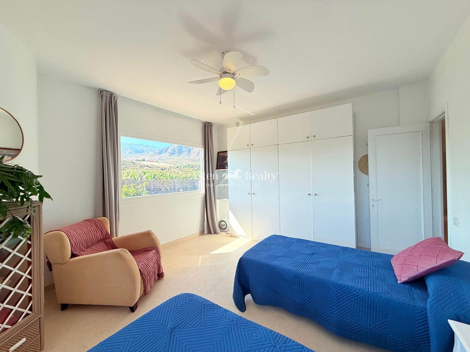 6 soveværelse Byhus til salg i Buenavista del Norte med swimmingpool garage - € 2.990.000 (Ref: 8695809)