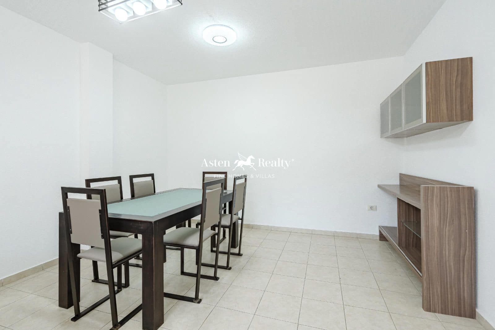 4 soveværelse Byhus til salg i Fanabe med garage - € 460.000 (Ref: 8705407)