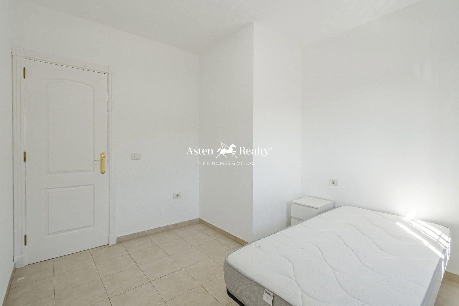 4 soveværelse Byhus til salg i Fanabe med garage - € 460.000 (Ref: 8705407)