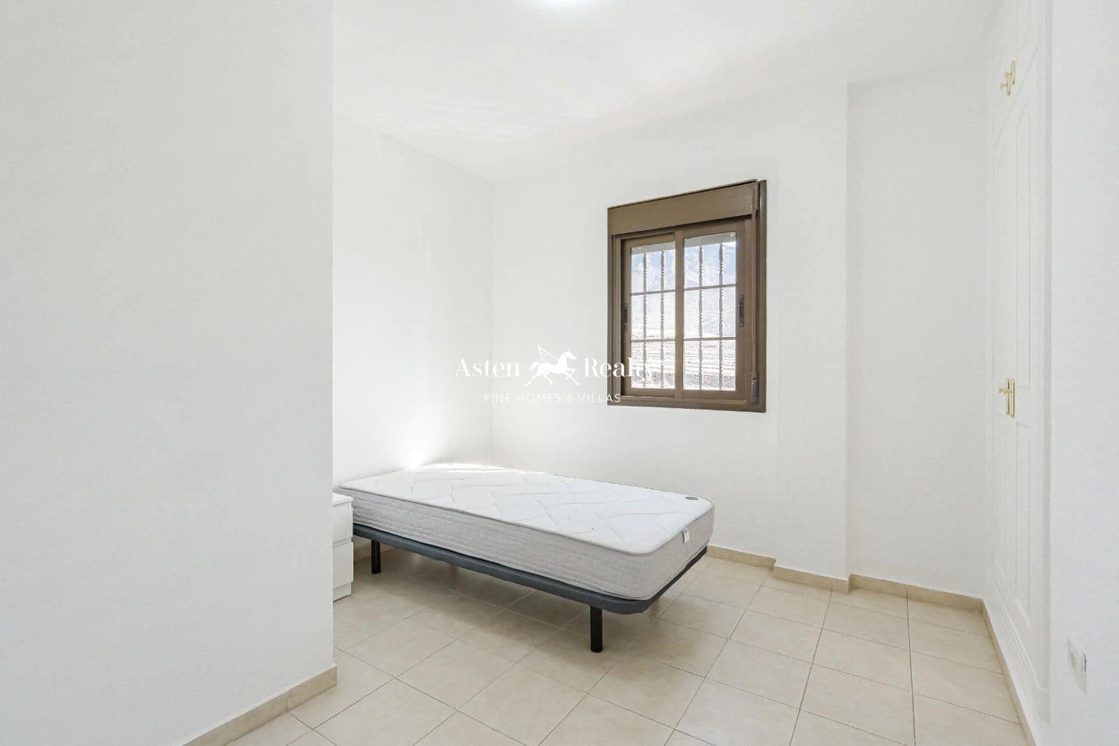 4 soveværelse Byhus til salg i Fanabe med garage - € 460.000 (Ref: 8705407)