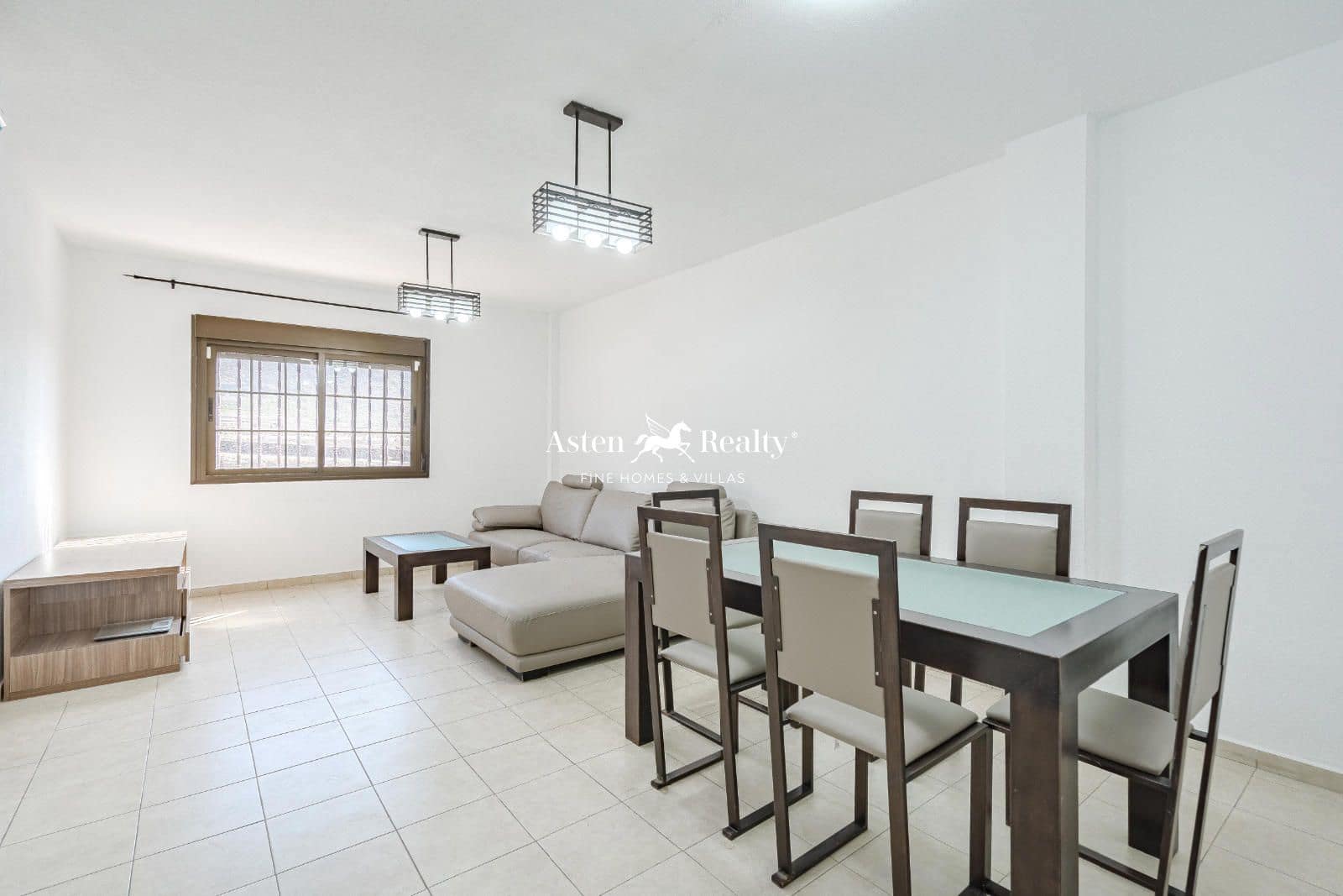 4 soveværelse Byhus til salg i Fanabe med garage - € 460.000 (Ref: 8705407)