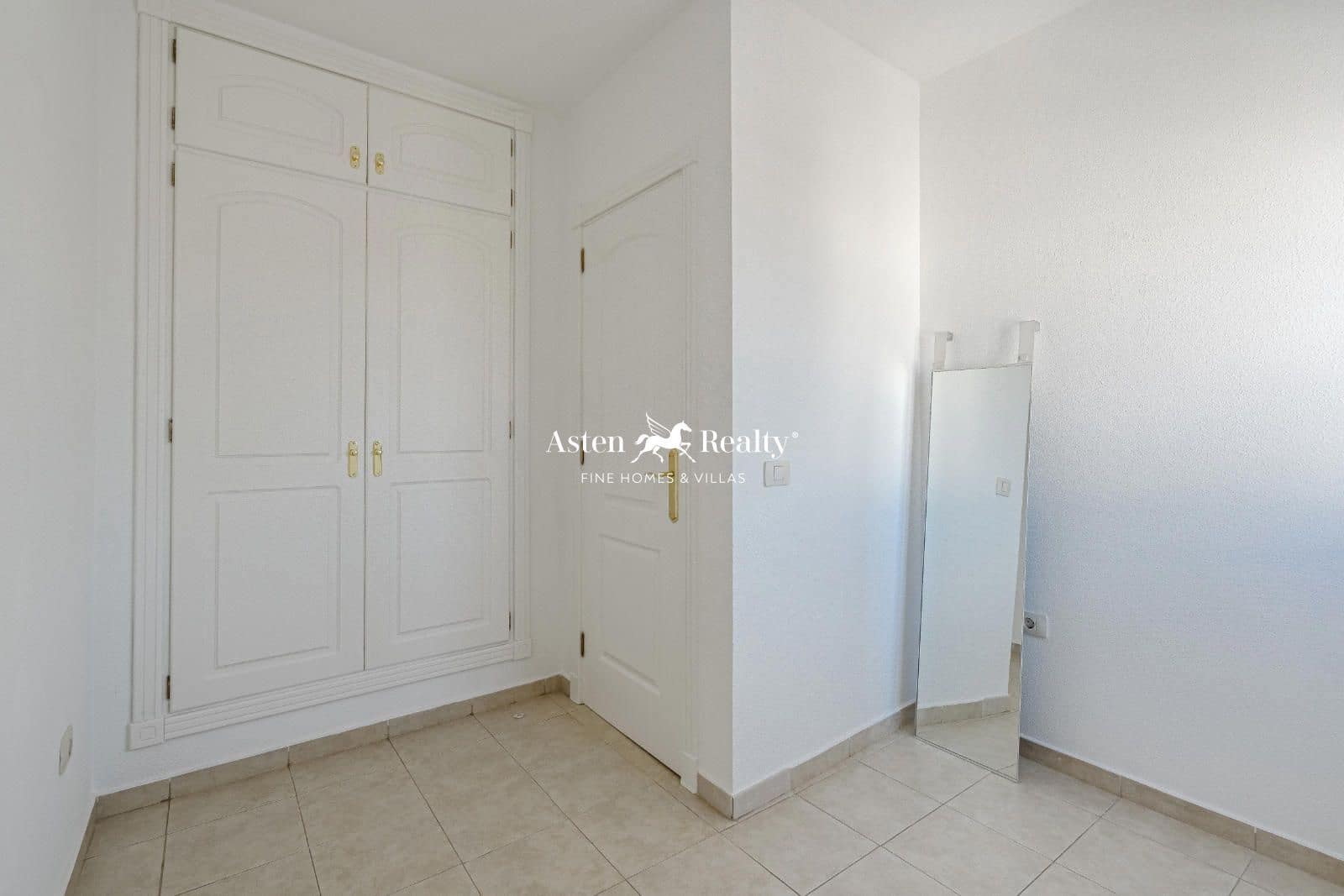 4 soveværelse Byhus til salg i Fanabe med garage - € 460.000 (Ref: 8705407)