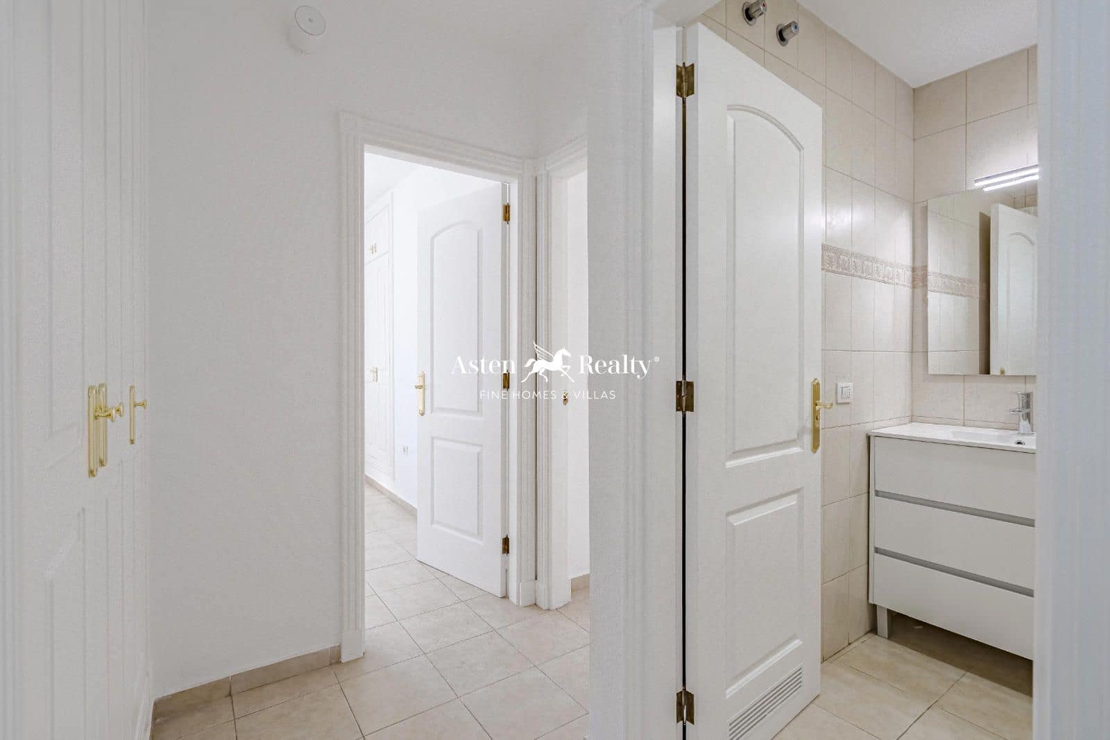 4 soveværelse Byhus til salg i Fanabe med garage - € 460.000 (Ref: 8705407)