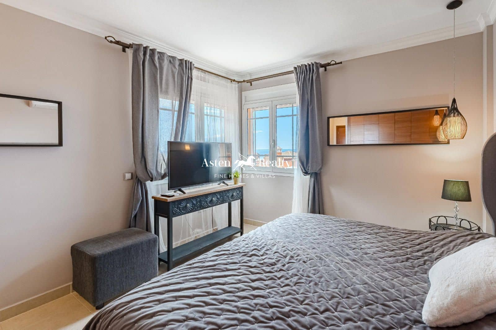 4 soveværelse Byhus til salg i Los Cristianos med swimmingpool garage - € 795.000 (Ref: 8706715)