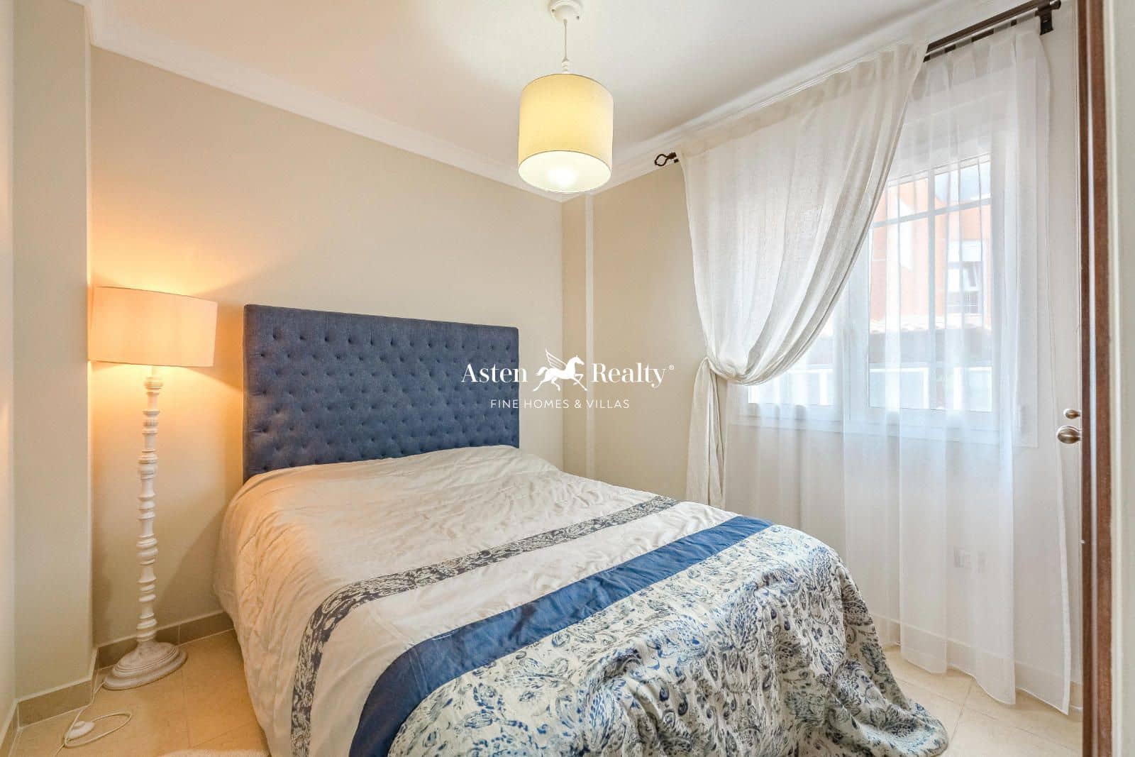 4 soveværelse Byhus til salg i Los Cristianos med swimmingpool garage - € 795.000 (Ref: 8706715)