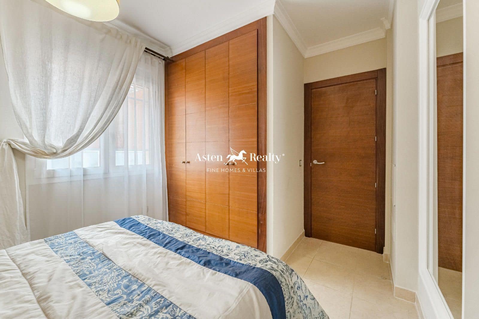 4 soveværelse Byhus til salg i Los Cristianos med swimmingpool garage - € 795.000 (Ref: 8706715)