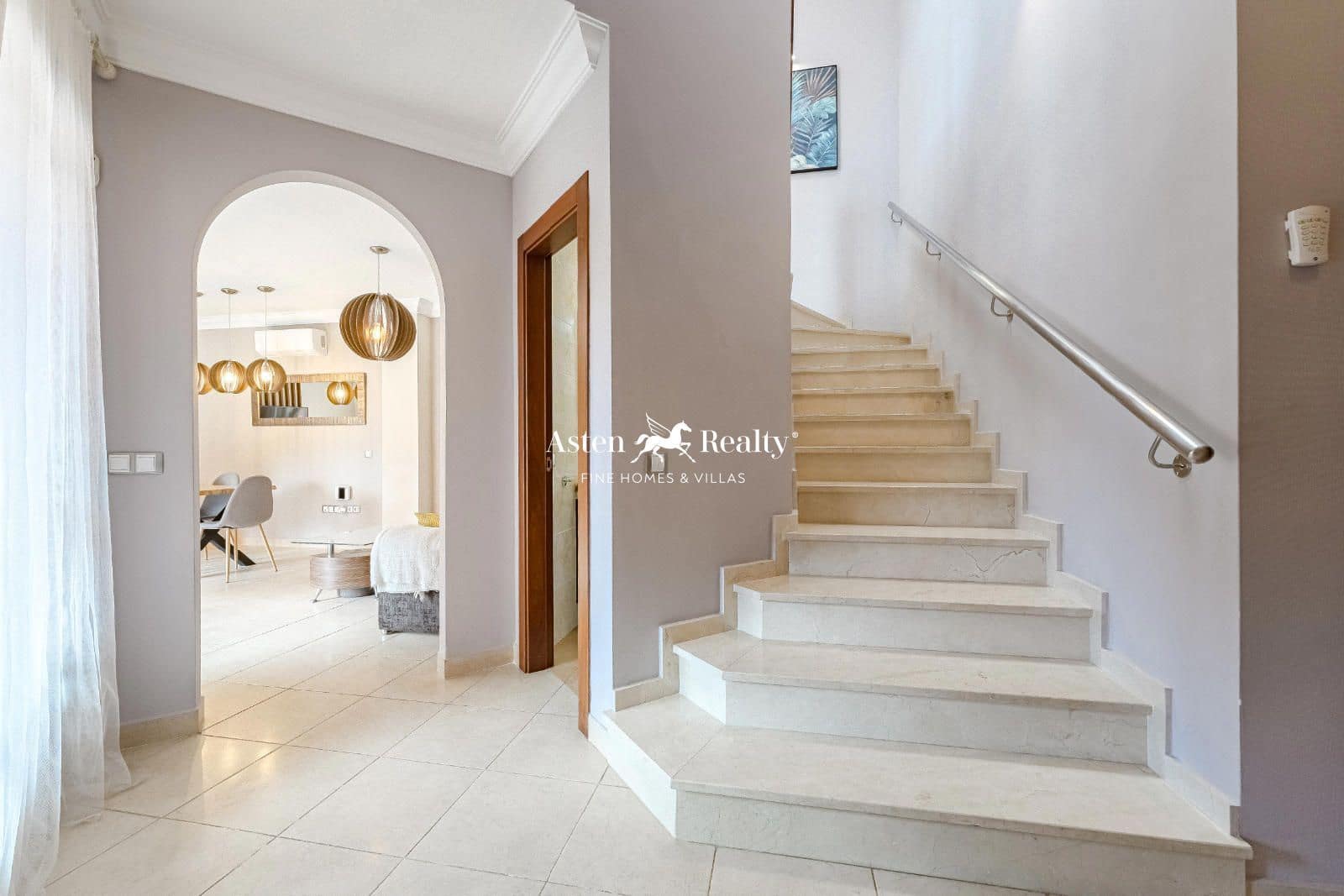 4 soveværelse Byhus til salg i Los Cristianos med swimmingpool garage - € 795.000 (Ref: 8706715)