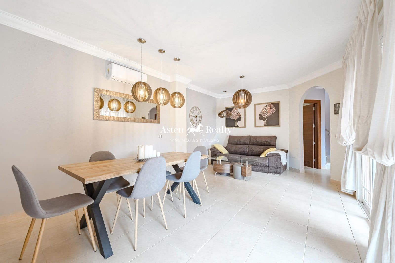 4 soveværelse Byhus til salg i Los Cristianos med swimmingpool garage - € 795.000 (Ref: 8706715)