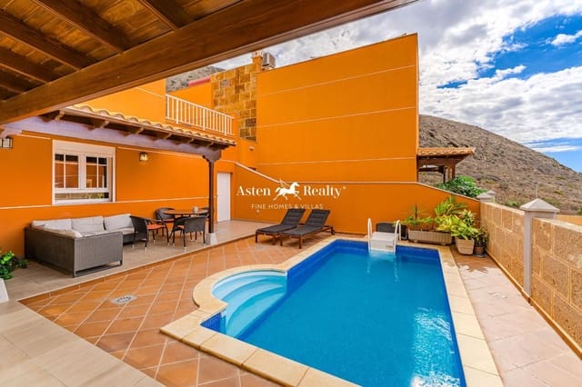 4 bedroom Townhouse for sale in Los Cristianos, Arona with pool garage - € 795,000 (Ref: 8706715)