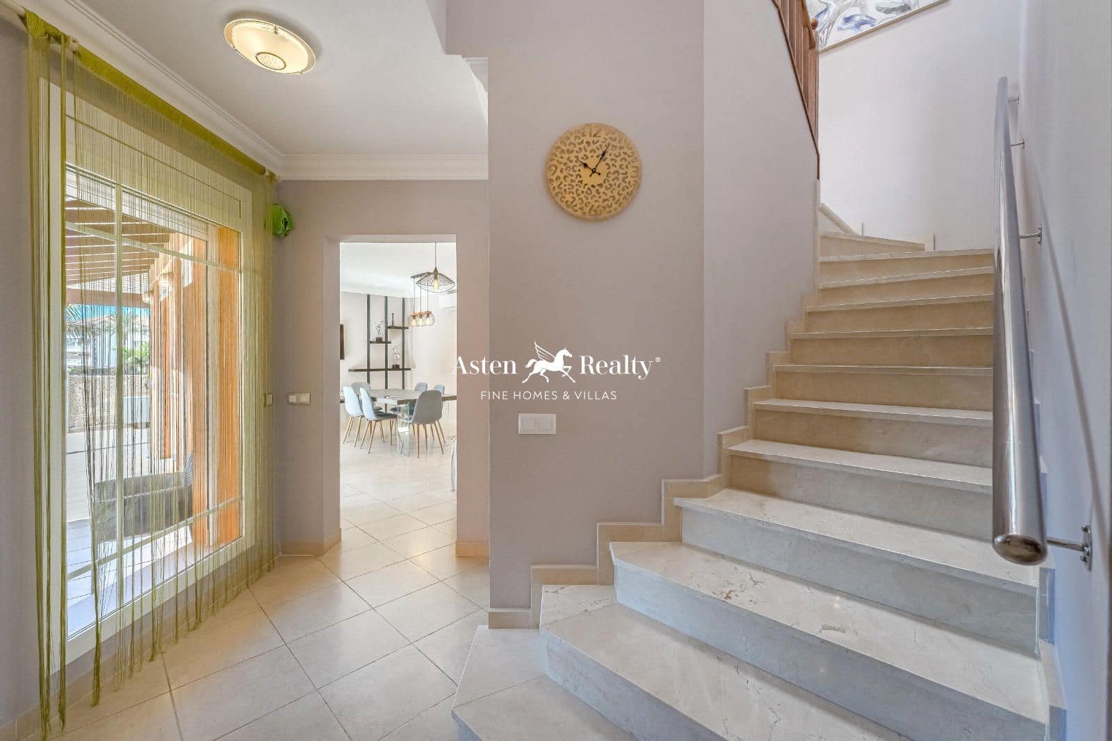 4 soveværelse Byhus til salg i Los Cristianos med swimmingpool garage - € 775.000 (Ref: 8707503)