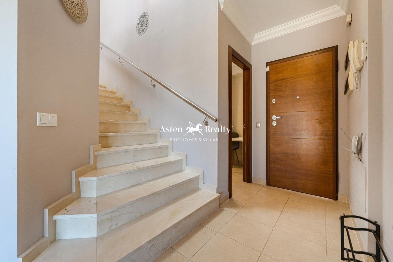 4 soveværelse Byhus til salg i Los Cristianos med swimmingpool garage - € 775.000 (Ref: 8707503)