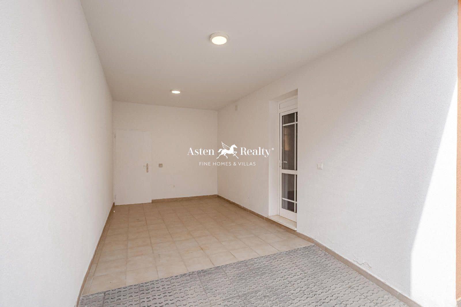 4 soveværelse Byhus til salg i Los Cristianos med swimmingpool garage - € 775.000 (Ref: 8707503)