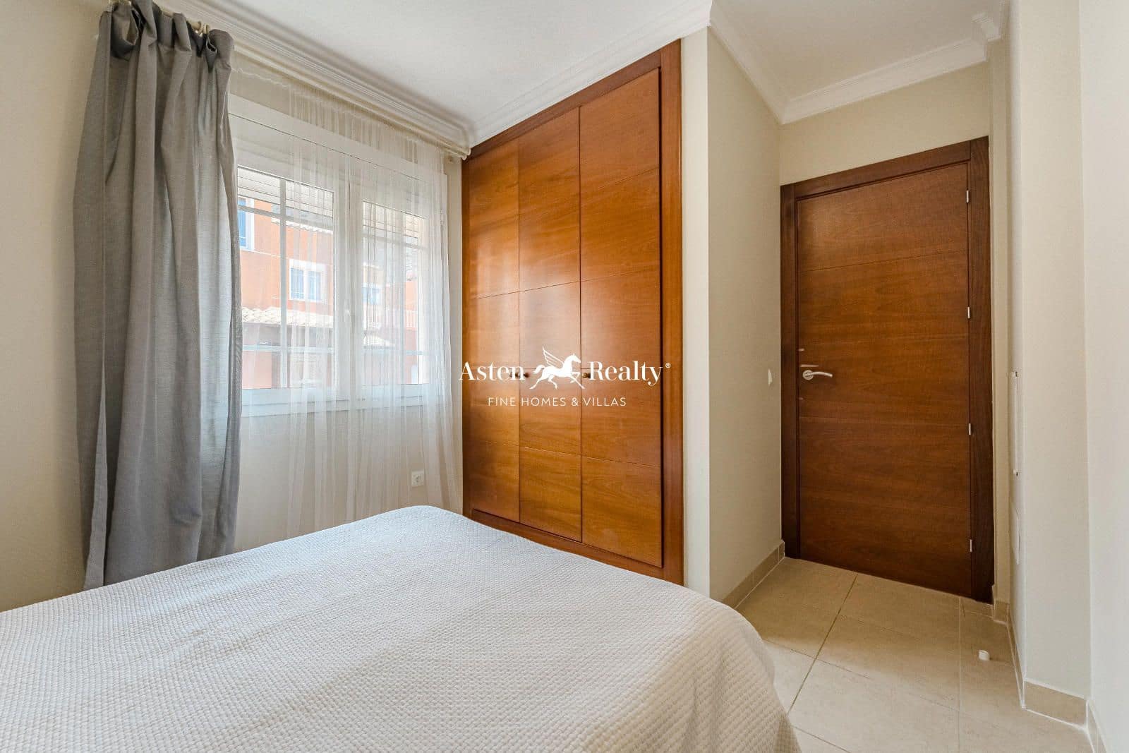 4 soveværelse Byhus til salg i Los Cristianos med swimmingpool garage - € 775.000 (Ref: 8707503)