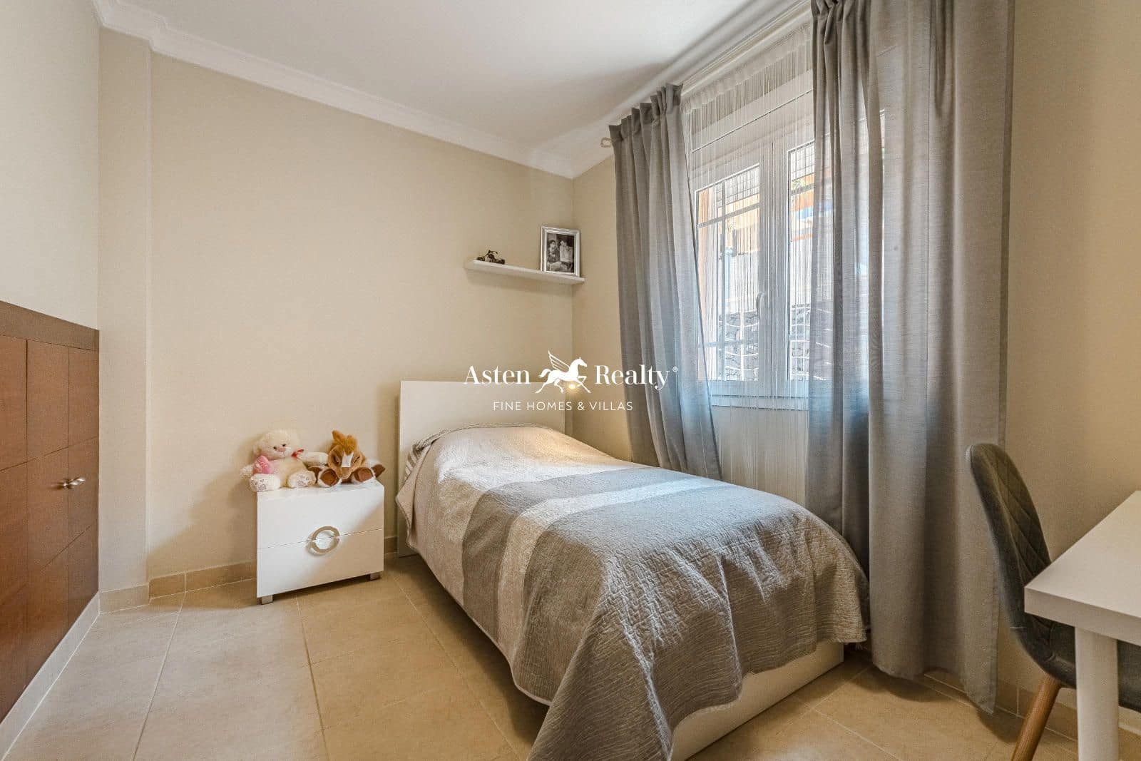 4 soveværelse Byhus til salg i Los Cristianos med swimmingpool garage - € 775.000 (Ref: 8707503)