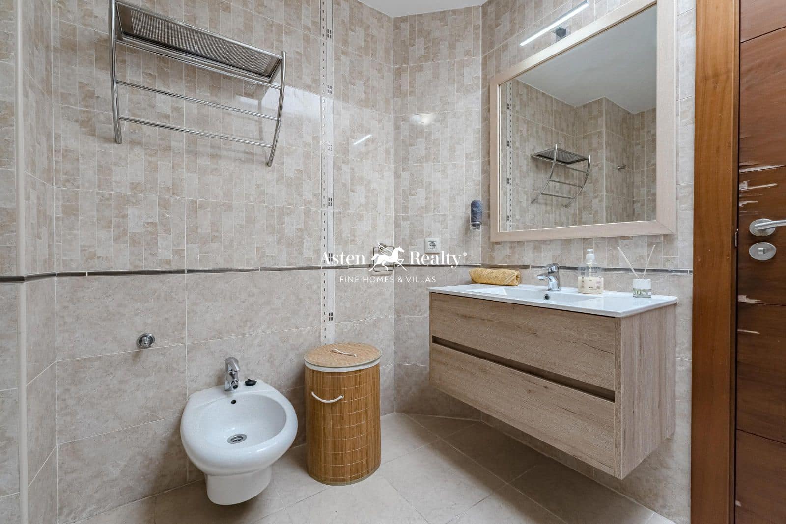 4 soveværelse Byhus til salg i Los Cristianos med swimmingpool garage - € 775.000 (Ref: 8707503)