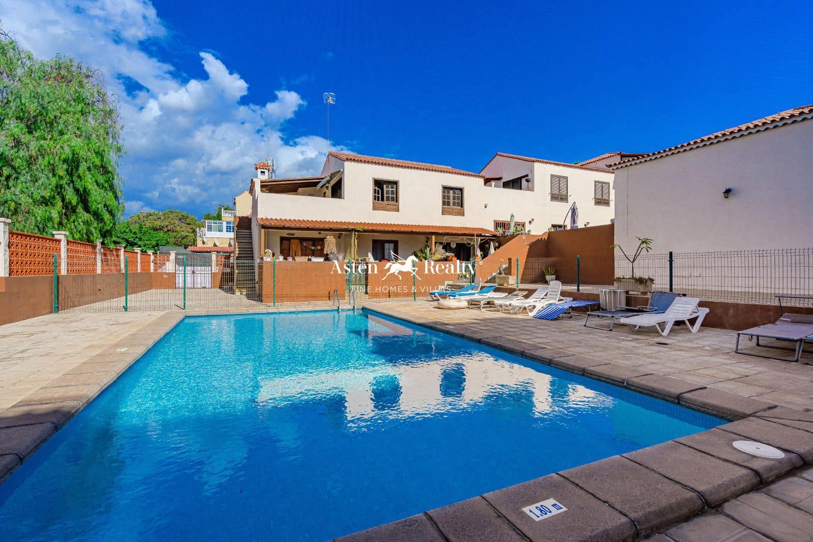 1 bedroom Flat for sale in Costa del Silencio with pool - € 230,000 (Ref: 8715190)