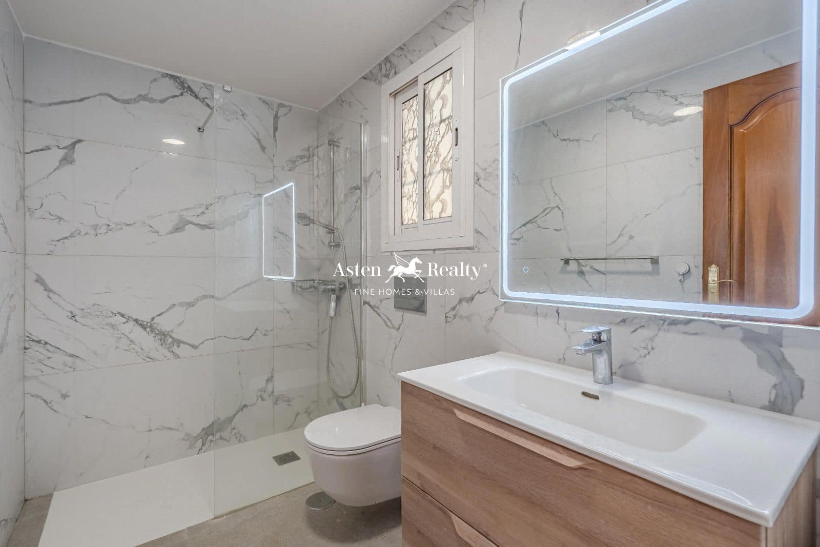 3 soveværelse Byhus til salg i Las Chafiras (San Miguel) med garage - € 330.000 (Ref: 8715973)