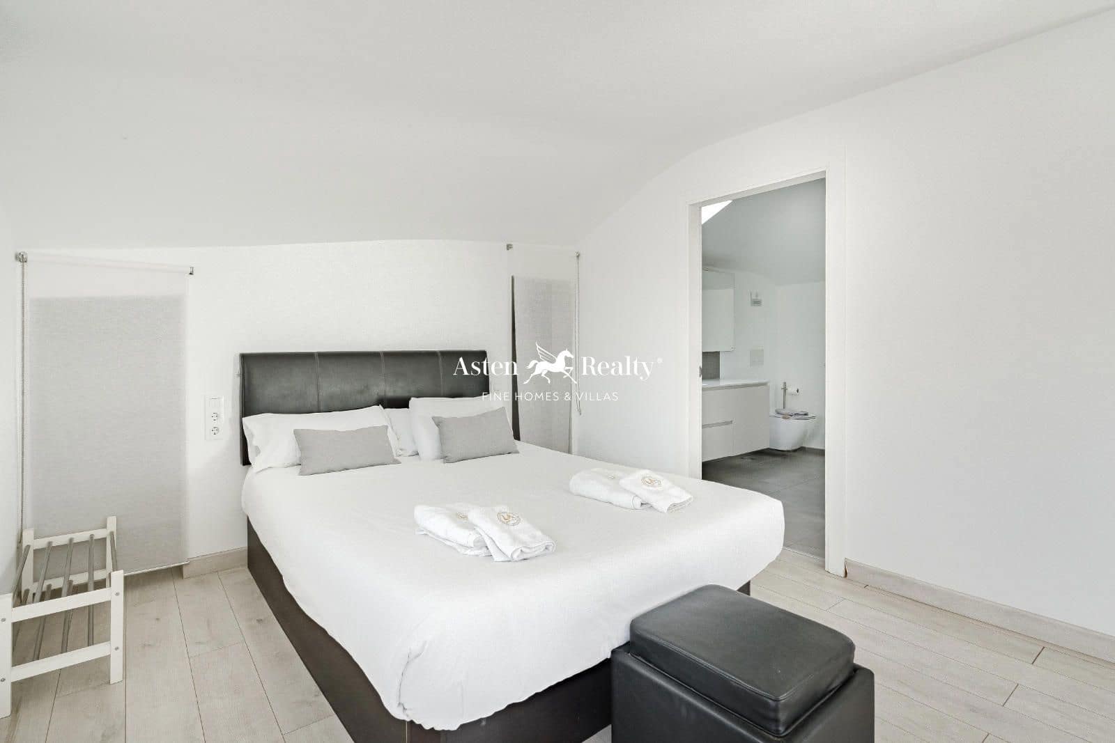 6 chambre Maison de Ville à vendre à Costa Adeje avec piscine garage - 1 600 000 € (Ref: 8716884)