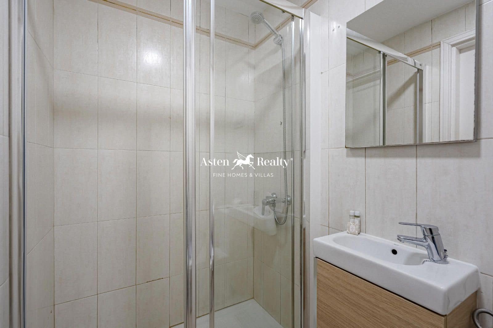 6 chambre Maison de Ville à vendre à Costa Adeje avec piscine garage - 1 600 000 € (Ref: 8716884)