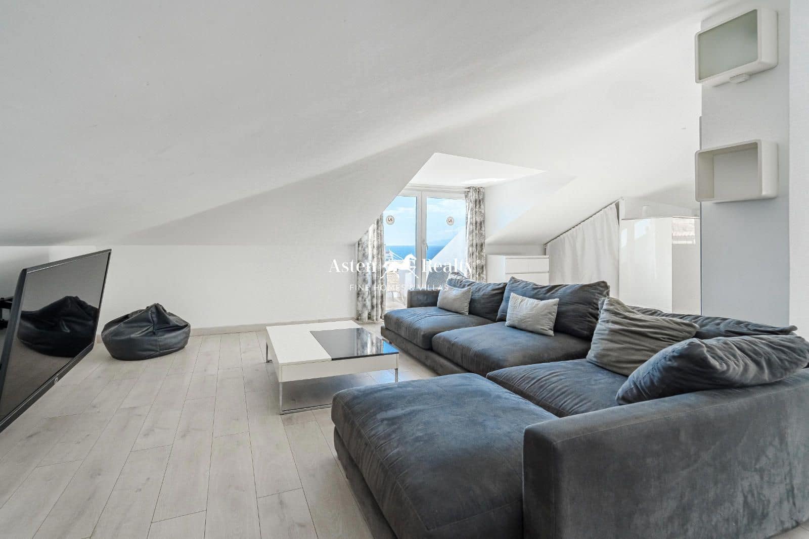 6 chambre Maison de Ville à vendre à Costa Adeje avec piscine garage - 1 600 000 € (Ref: 8716884)