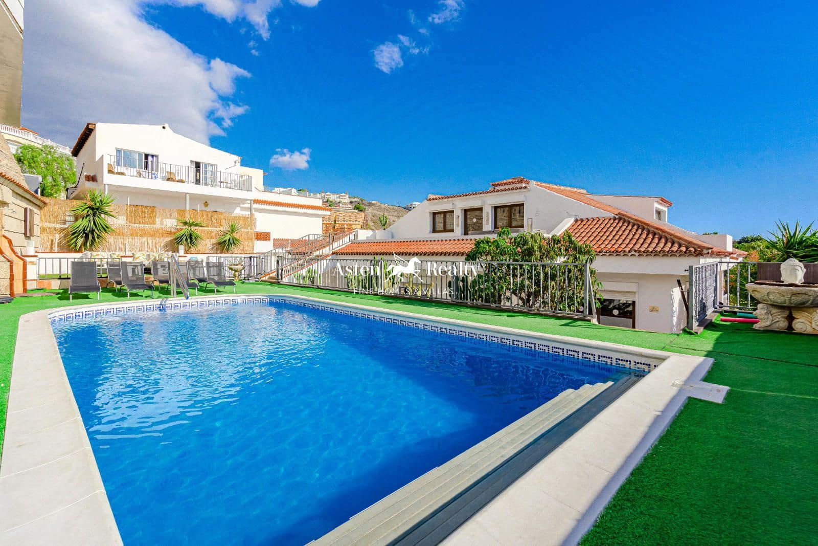 6 chambre Maison de Ville à vendre à Costa Adeje avec piscine garage - 1 600 000 € (Ref: 8716884)