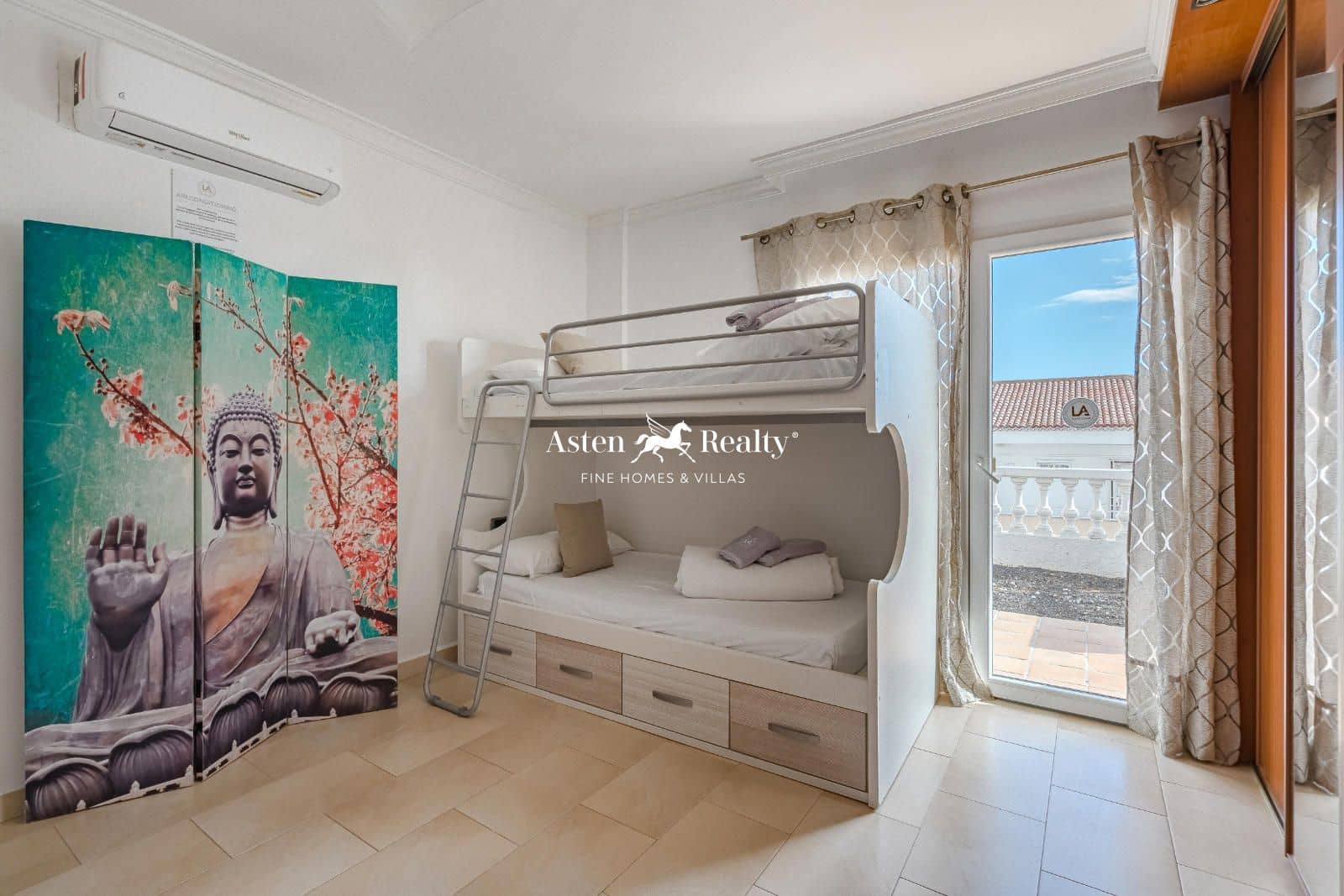 6 chambre Maison de Ville à vendre à Costa Adeje avec piscine garage - 1 600 000 € (Ref: 8716884)